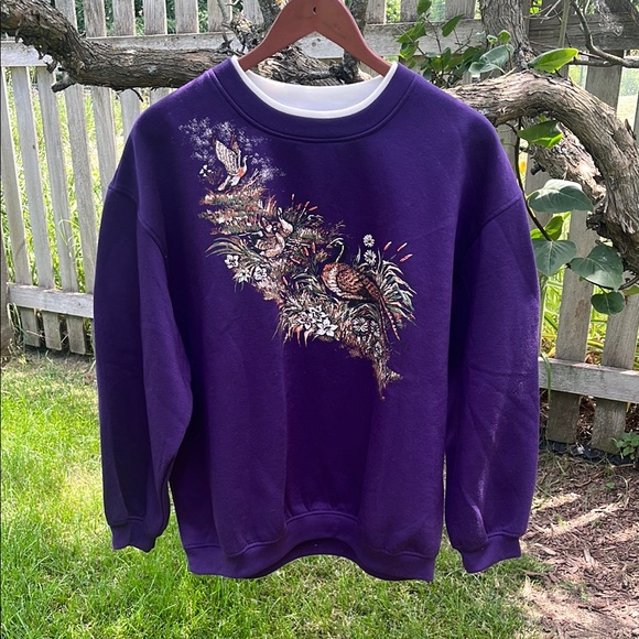 Basic Editions Tops - 90s pullover crewneck floral birds